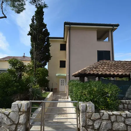 Ravlic Jelena By Interhome Punat